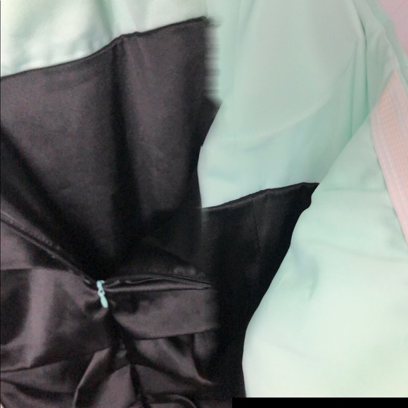 Le chateau bodycon ruched strapless dress - Picture 7 of 8